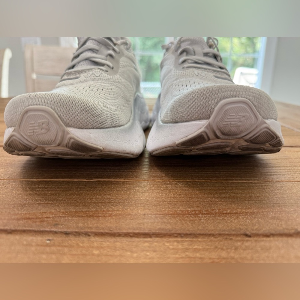 New Balance Women's Fresh Foam Shoes 8.5 Wide - Picture 14 of 15